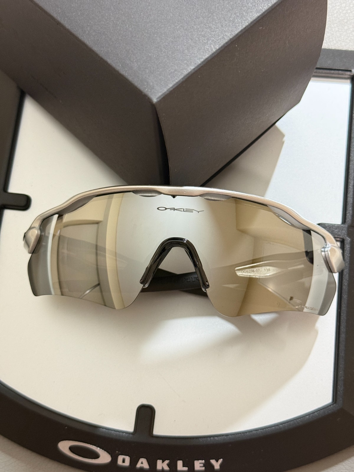 Oakley Radar EV Path Sunglasses Silver Frame Mirrored W/PRIZM Lenses OO9208
