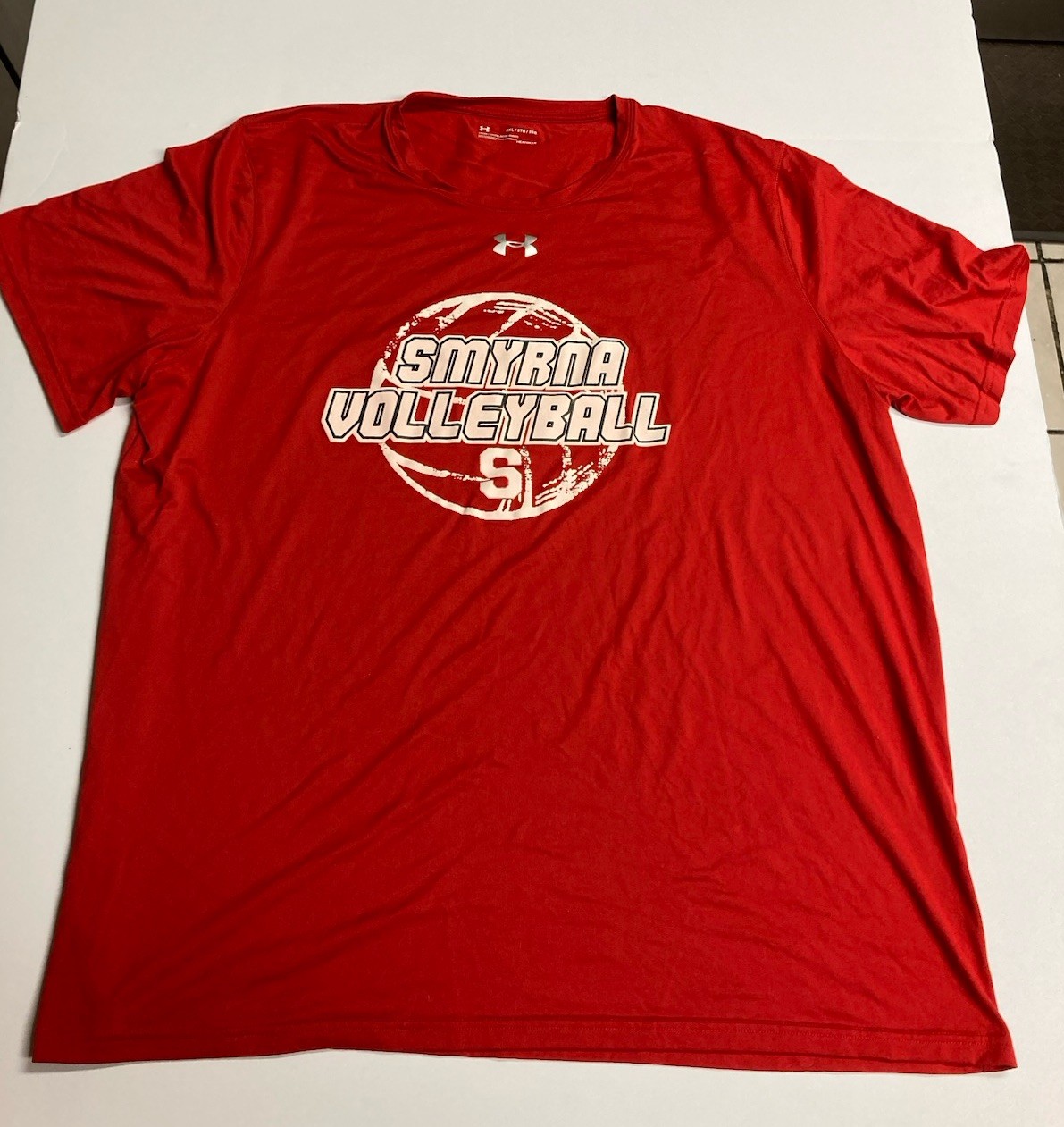 Under Armour HeatGear Men’s 2XL Loose Volleyball Red Crew Neck Graphic Tee