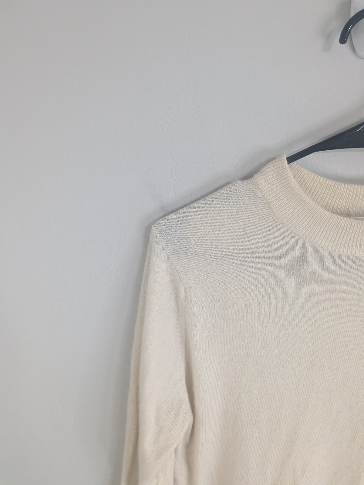 White Of Hawick Sweater Women’s Medium Beige 100% Cashmere Pullover Long Sleeve