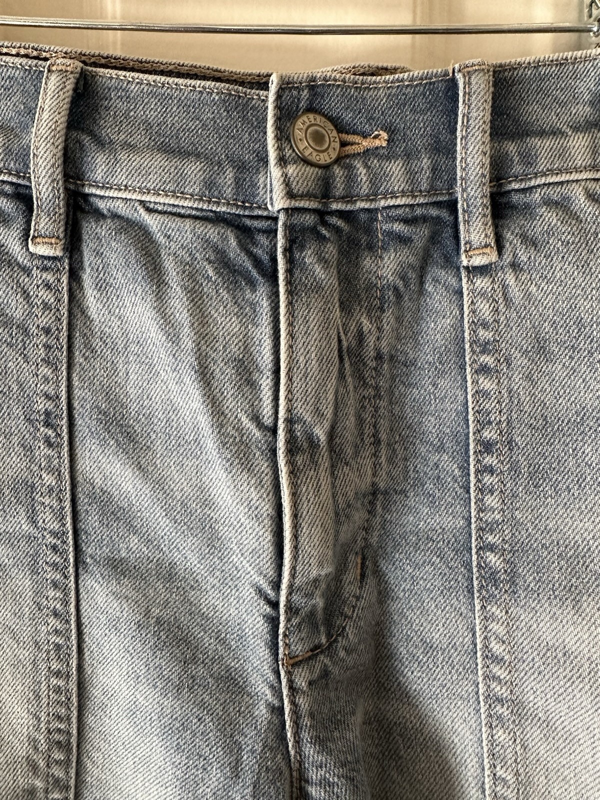 American Eagle High Waisted Utility Denim Shorts Size 8 Light Wash Patch Pocket