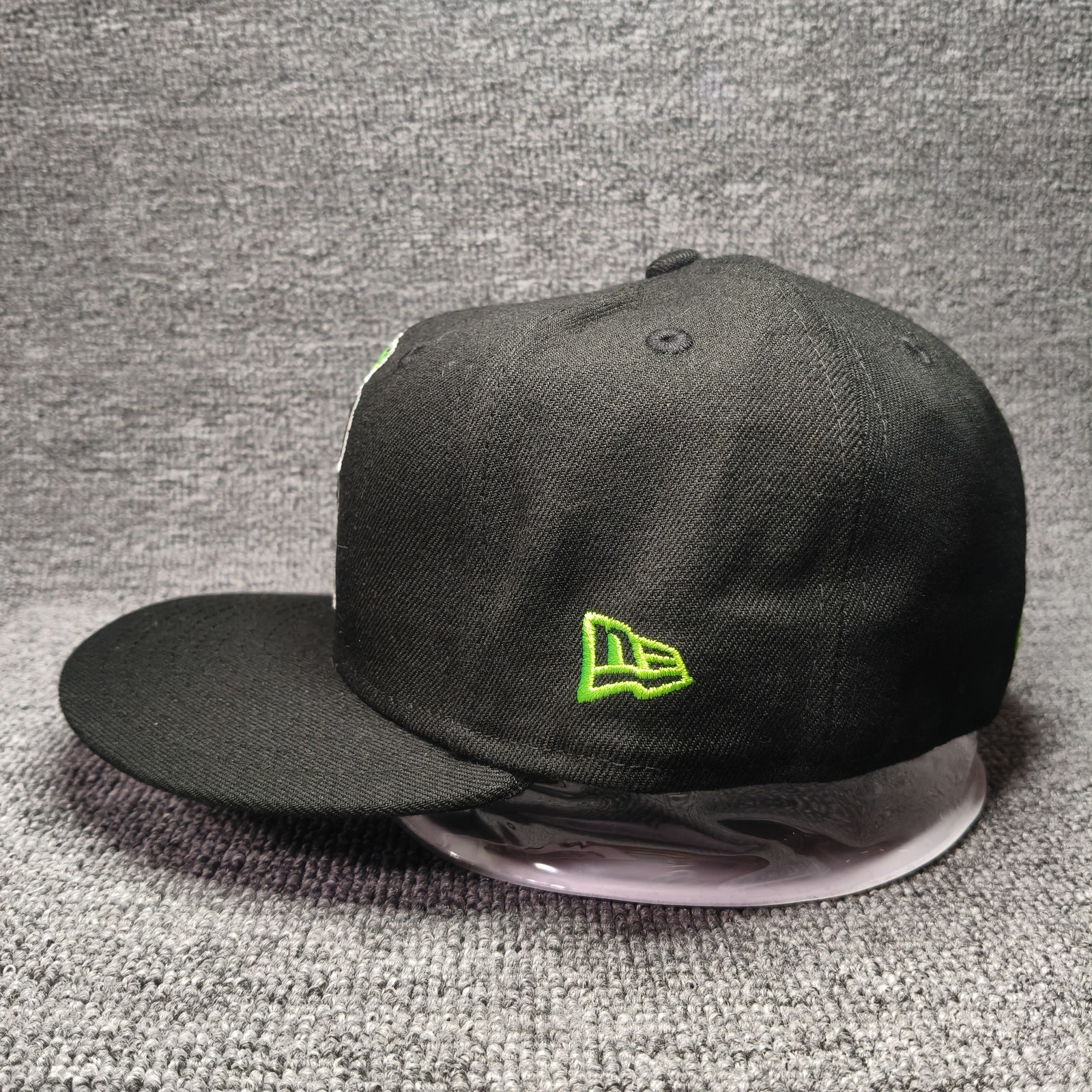 New Era Minor League 59FIFTY Fitted Black Size 7 Mascot Cap