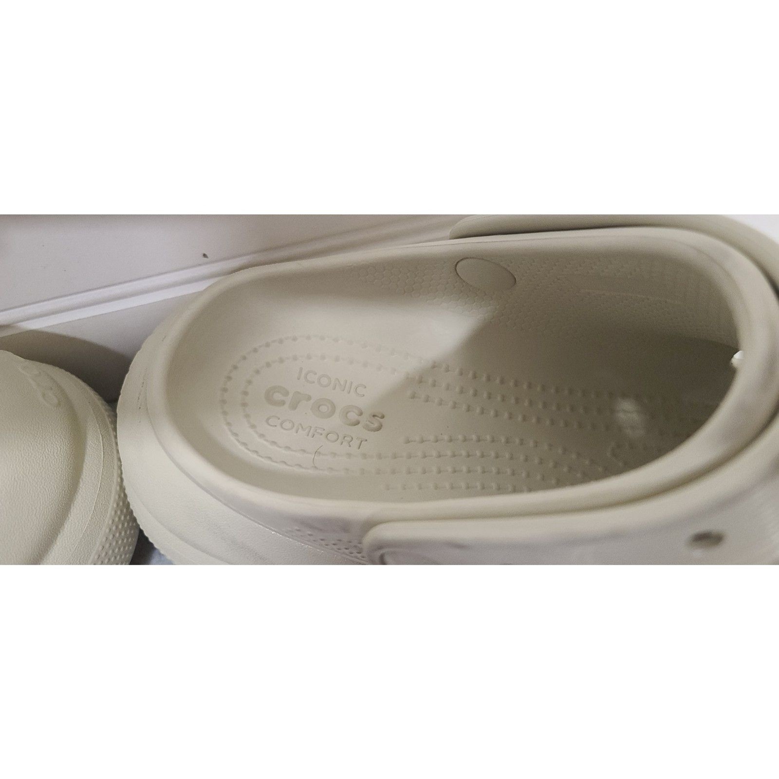 Crocs Beige Classic Crush Clogs W/Platform Sole Size W8 M6