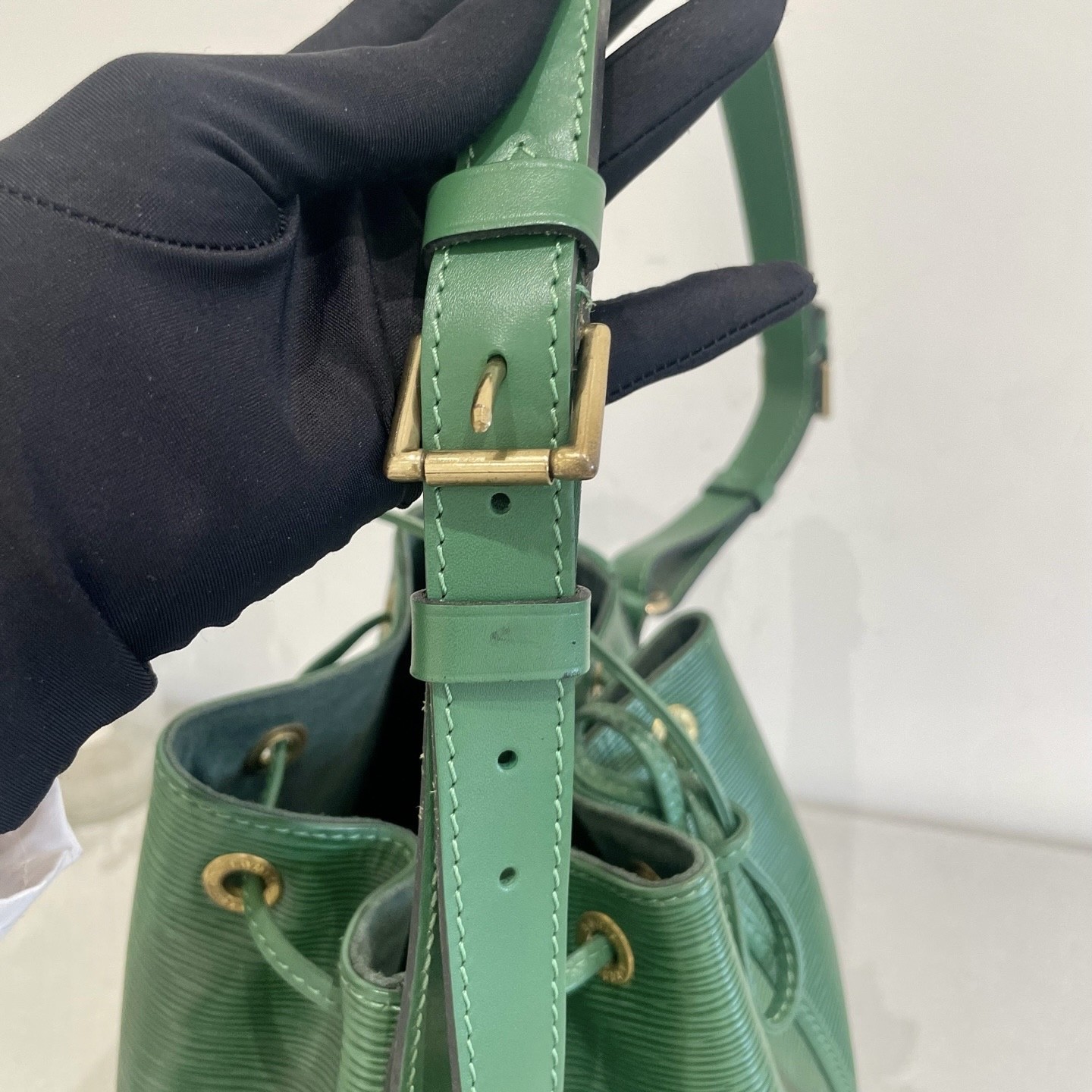 Louis Vuitton Pre-Owned Authentic Bucket Bag Green Free Tracked Shipping