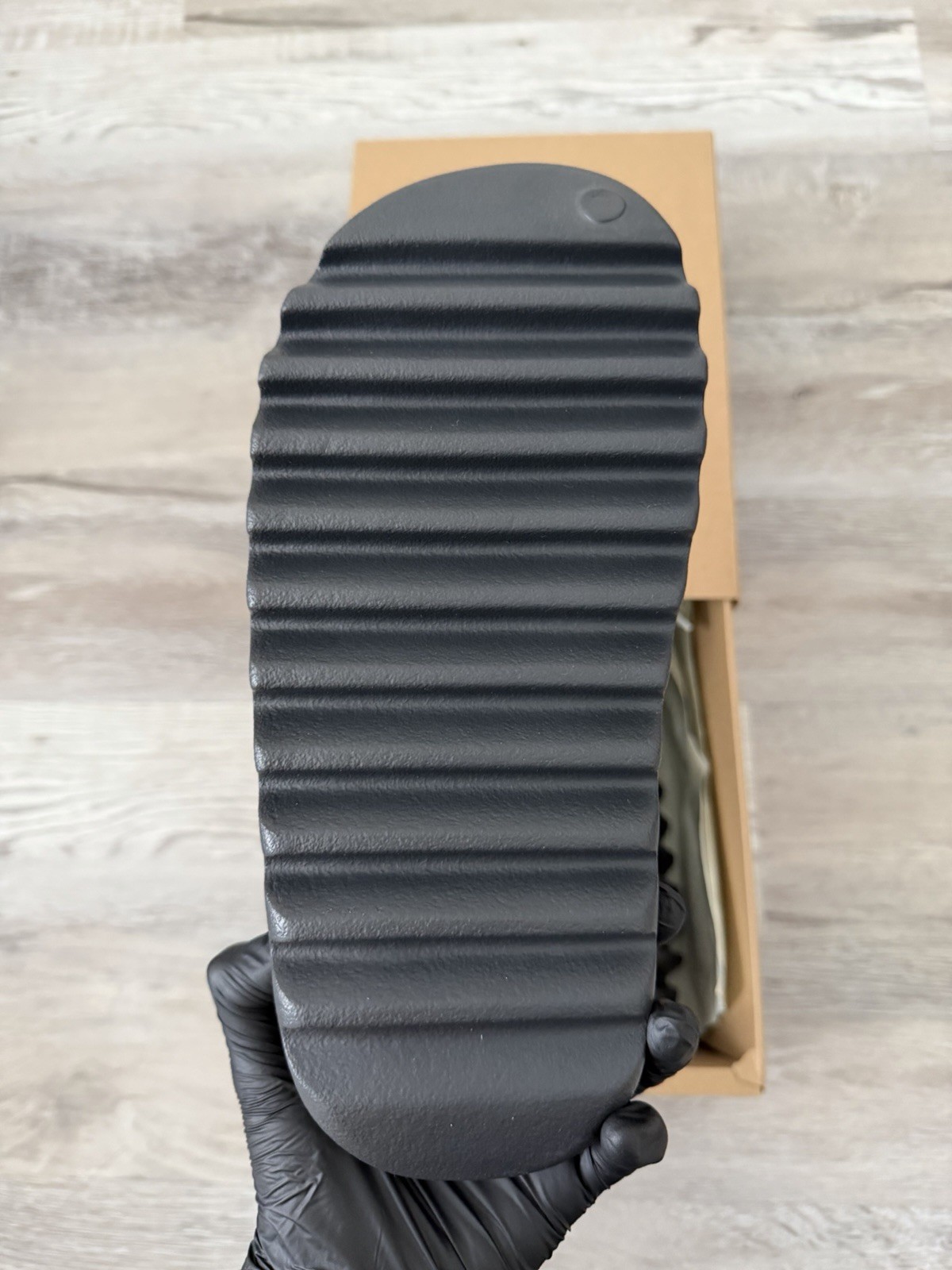 Adidas Yeezy Slide Onyx Size 9 NWOB HQ6448