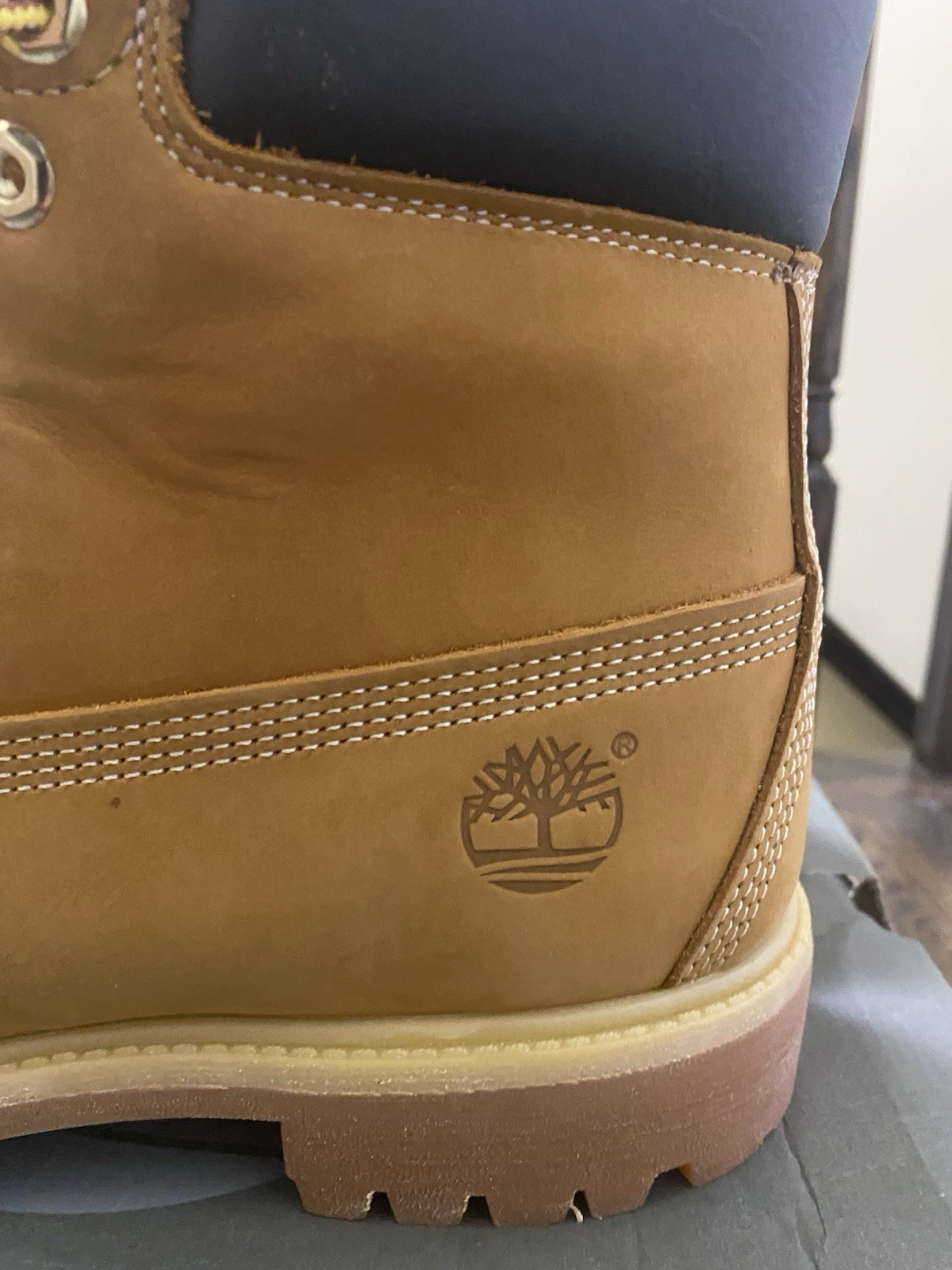 Timberland Mens’s Boots 6 Inch Premium Wheat Nubuck Size 11 New with Box