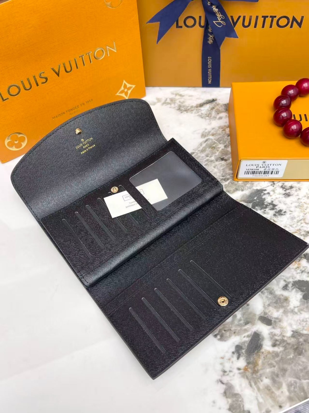 Louis M58108 Sarah Wallet Monogram Canvas Black Interior