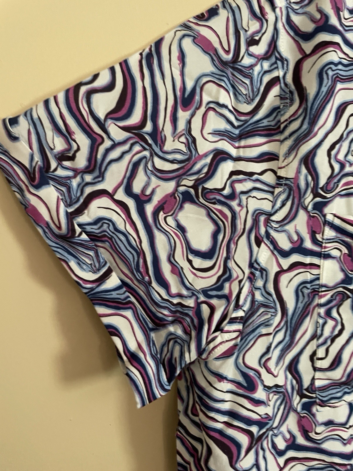 Wildfang The Empower Swirl Shirt Blouse Women’s XL Button up Short Sleeves NWT