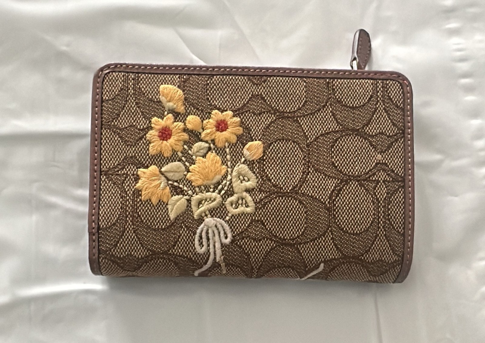Brand New Coach Medium Corner Zip Wallet Signature Jacquard w Floral Embroidery