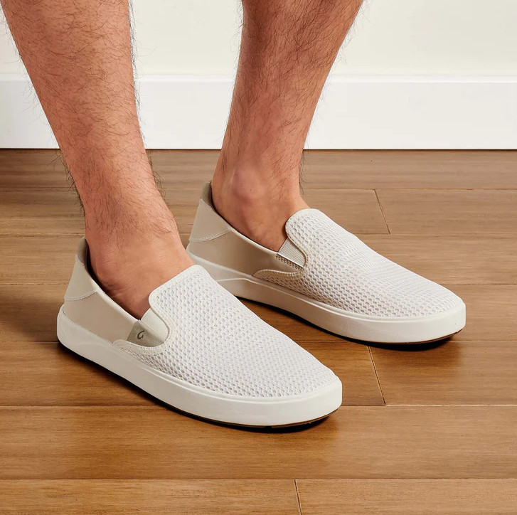 NEW 100% OluKai Laeahi Men’s Slip On Sneakers Bone Breathable Mesh Comfort Shoes