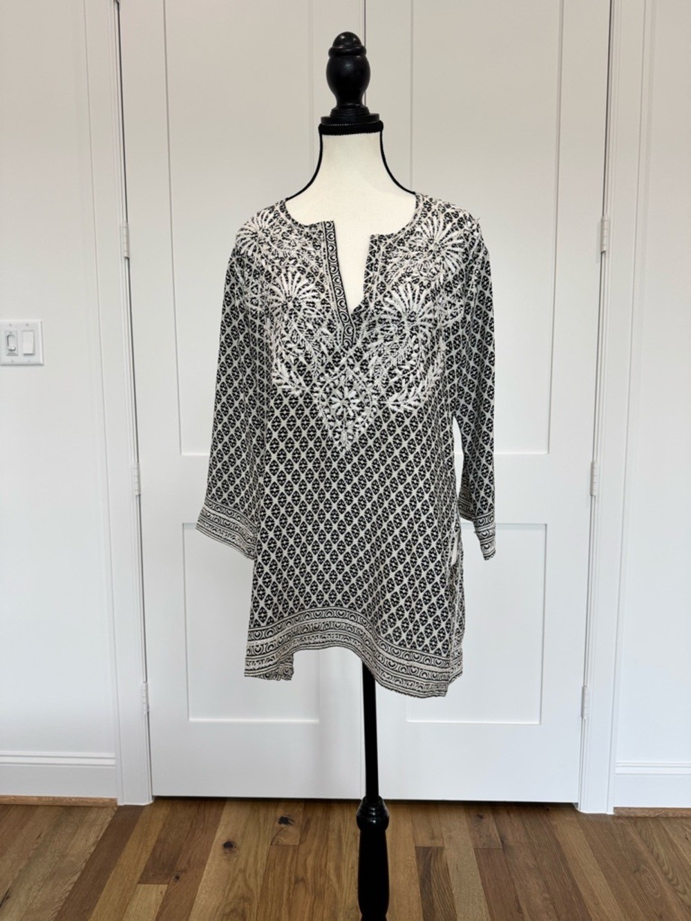🖤 Gretchen Scott Black & White Tunic 🤍 | Geometric Embroidered Top Size S