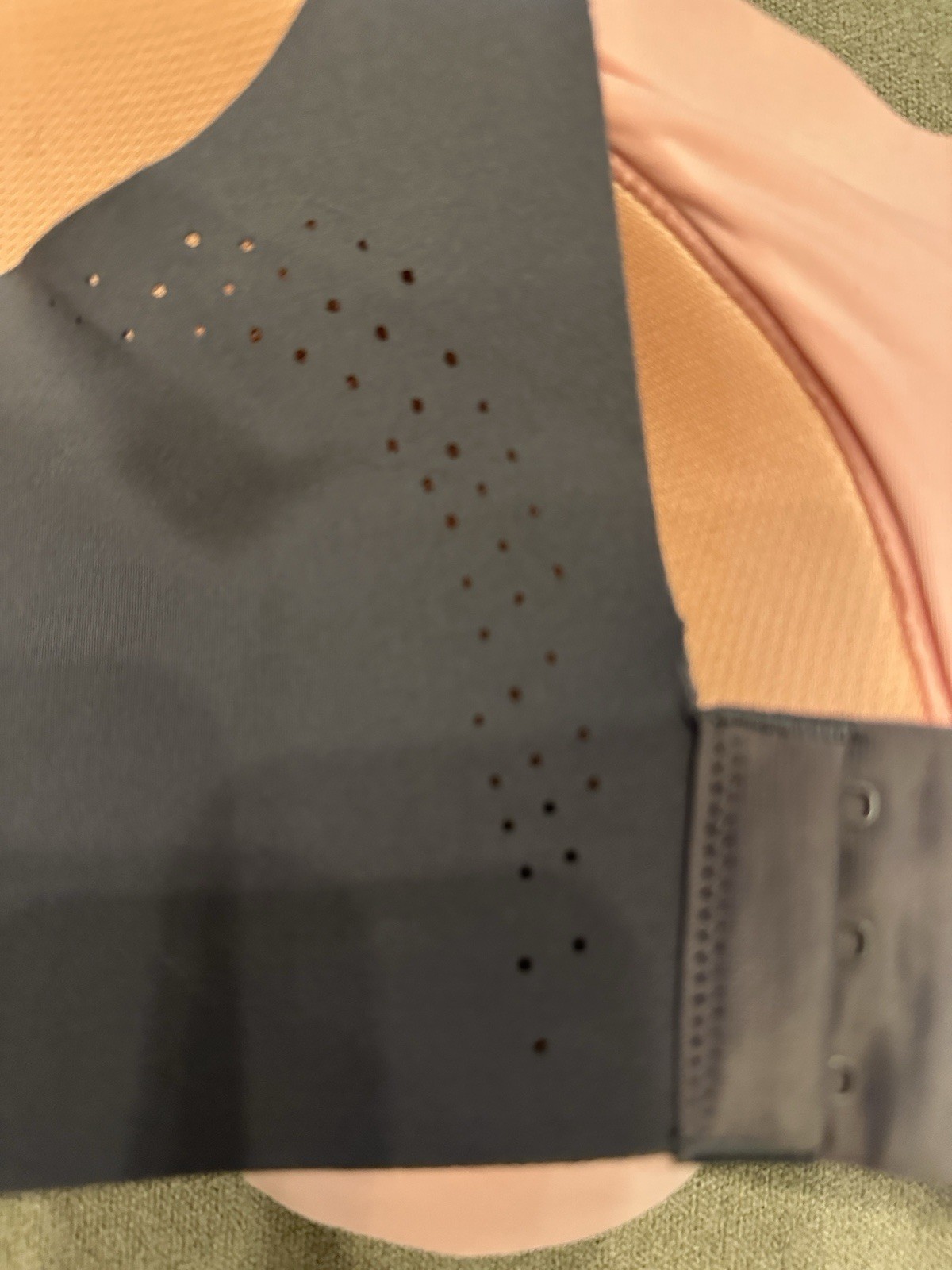 Avia Grey Seamless Laser Cut Sports Bra. Adjustable Straps XL D-DD Cup