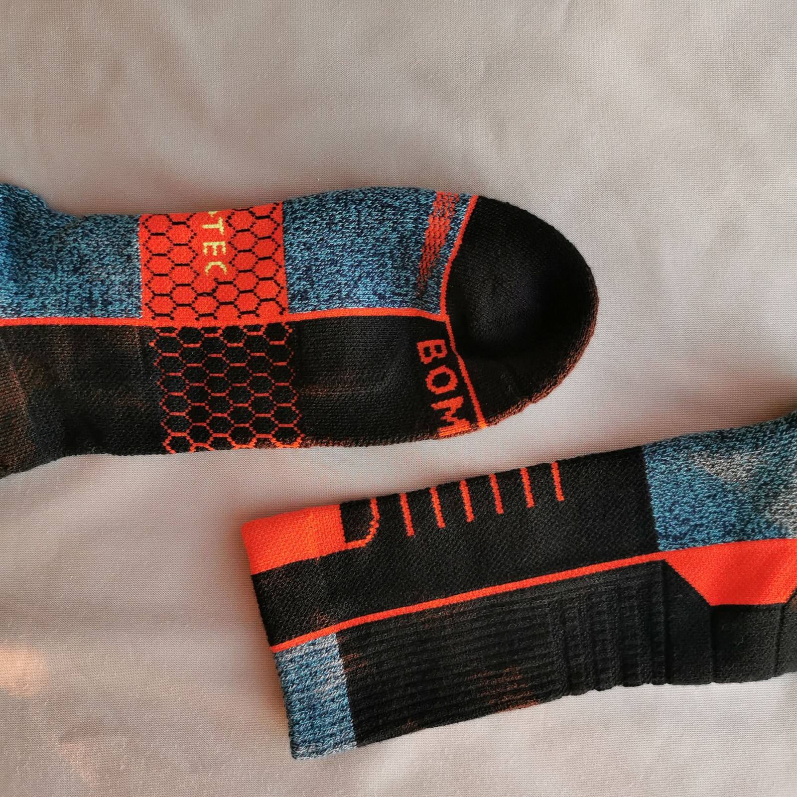 Lot of 3 Pairs Bombas Calf Socks Men’s Size L Black Orange New Without Tags