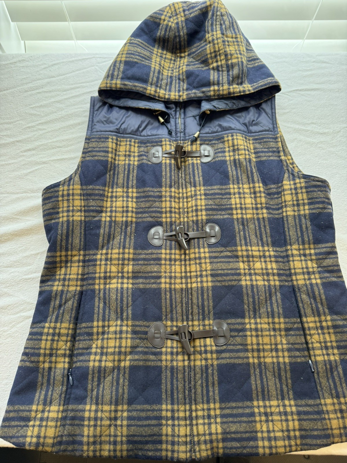 Pendleton Quilted Wool Vest Hood Blue Gold Plaid Medium Aztec Button
