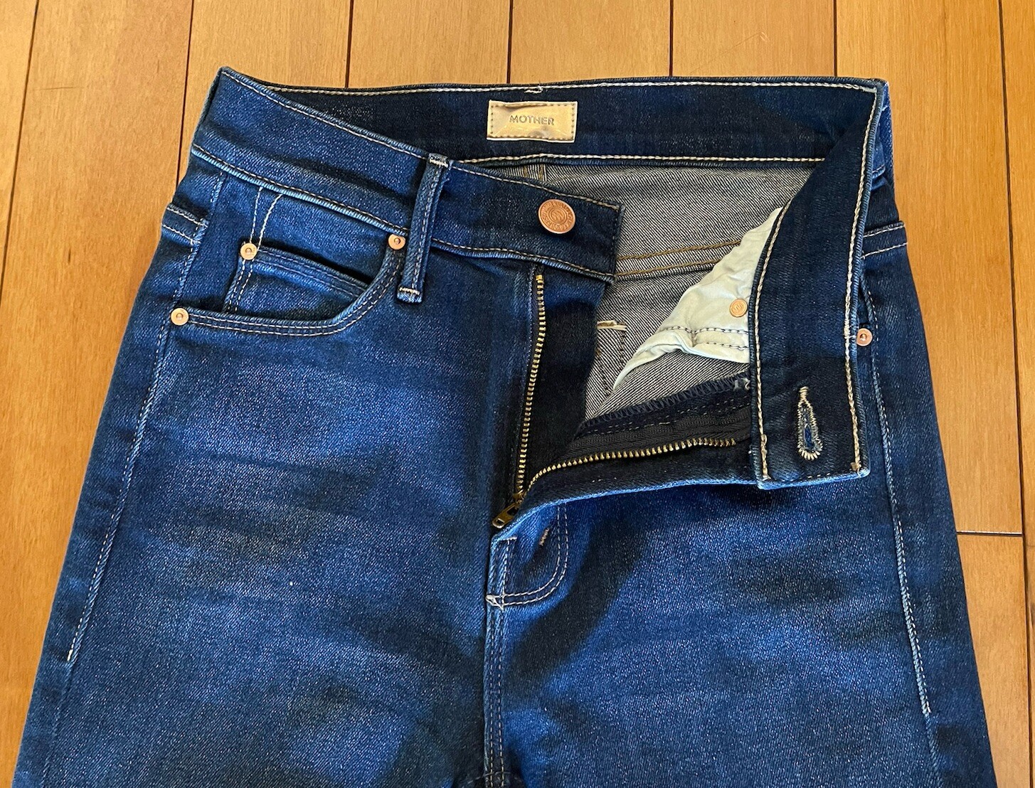 NWOT MOTHER THE RUNAWAY BOOTCUT JEANS HOME MOVIES SIZE 24