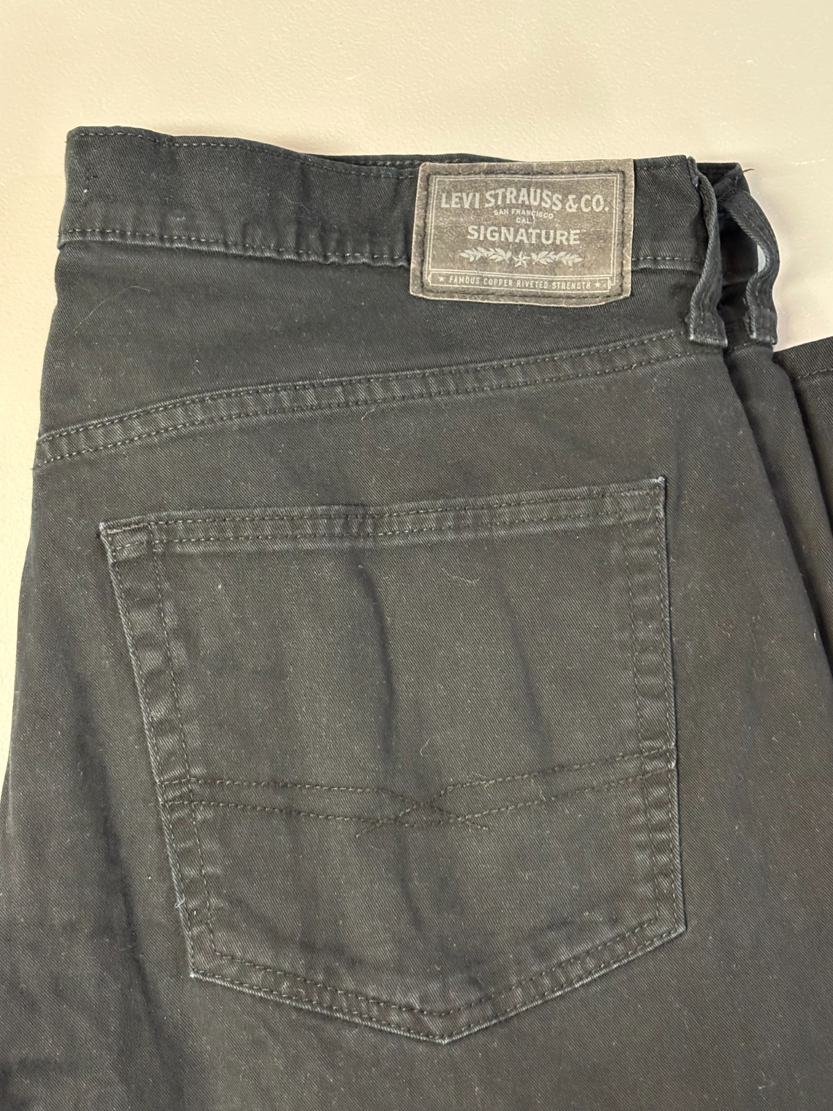 Levi Strauss & Co. Jeans Signature Men’s Black Athletic Fit Distressed 36×30