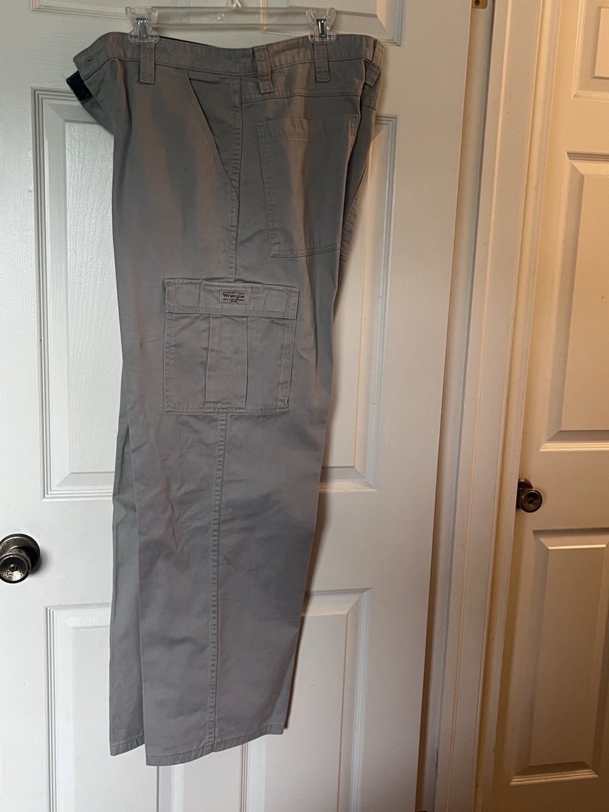 Wrangler Men’s EUC Legacy Cargo Twill Pants in Khaki Tan – 36 x 32