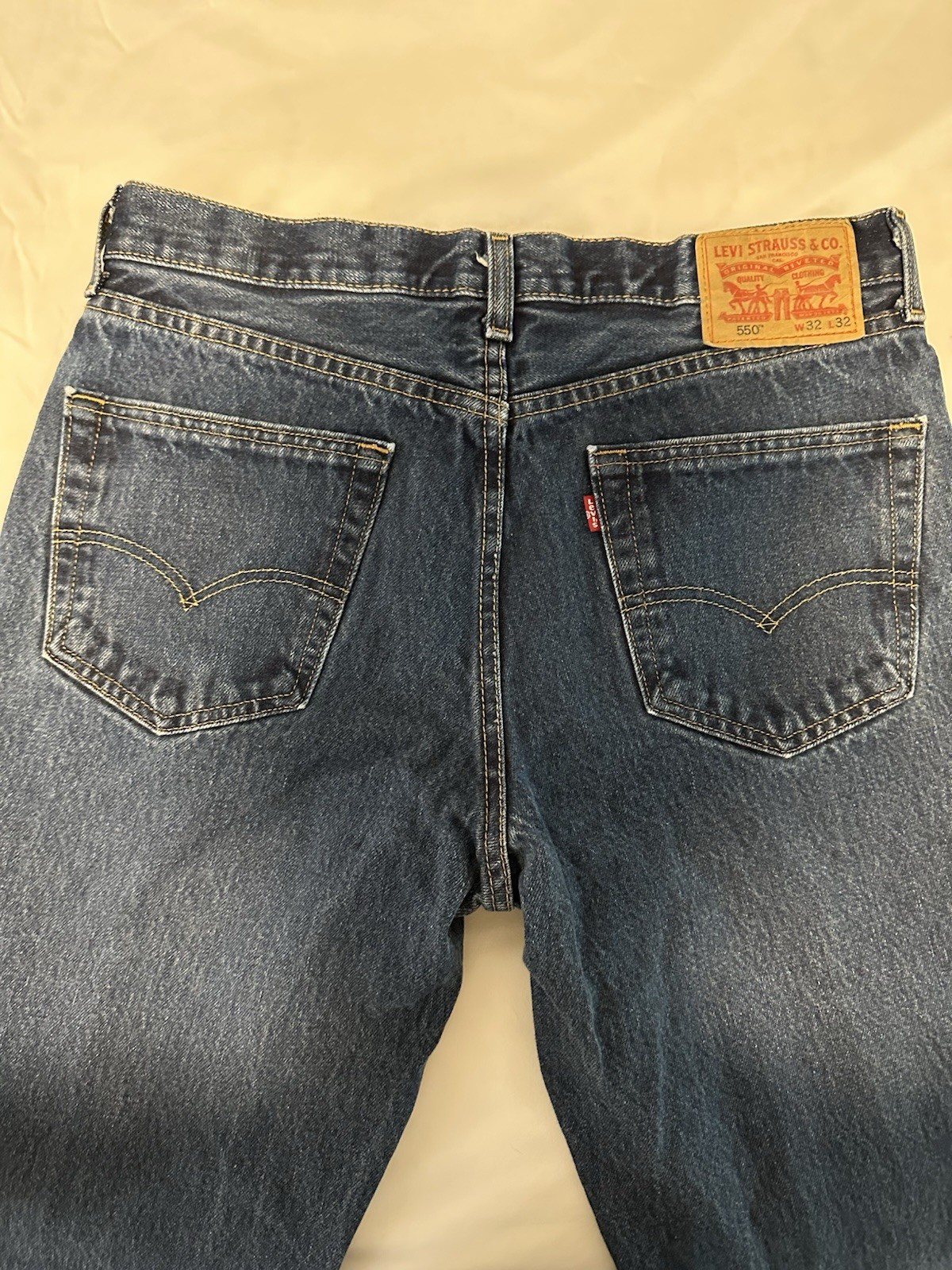 Levi’s Men’s Blue Denim Jeans 550 Relaxed Fit 32×32 Tapered Mid Rise Medium Wash