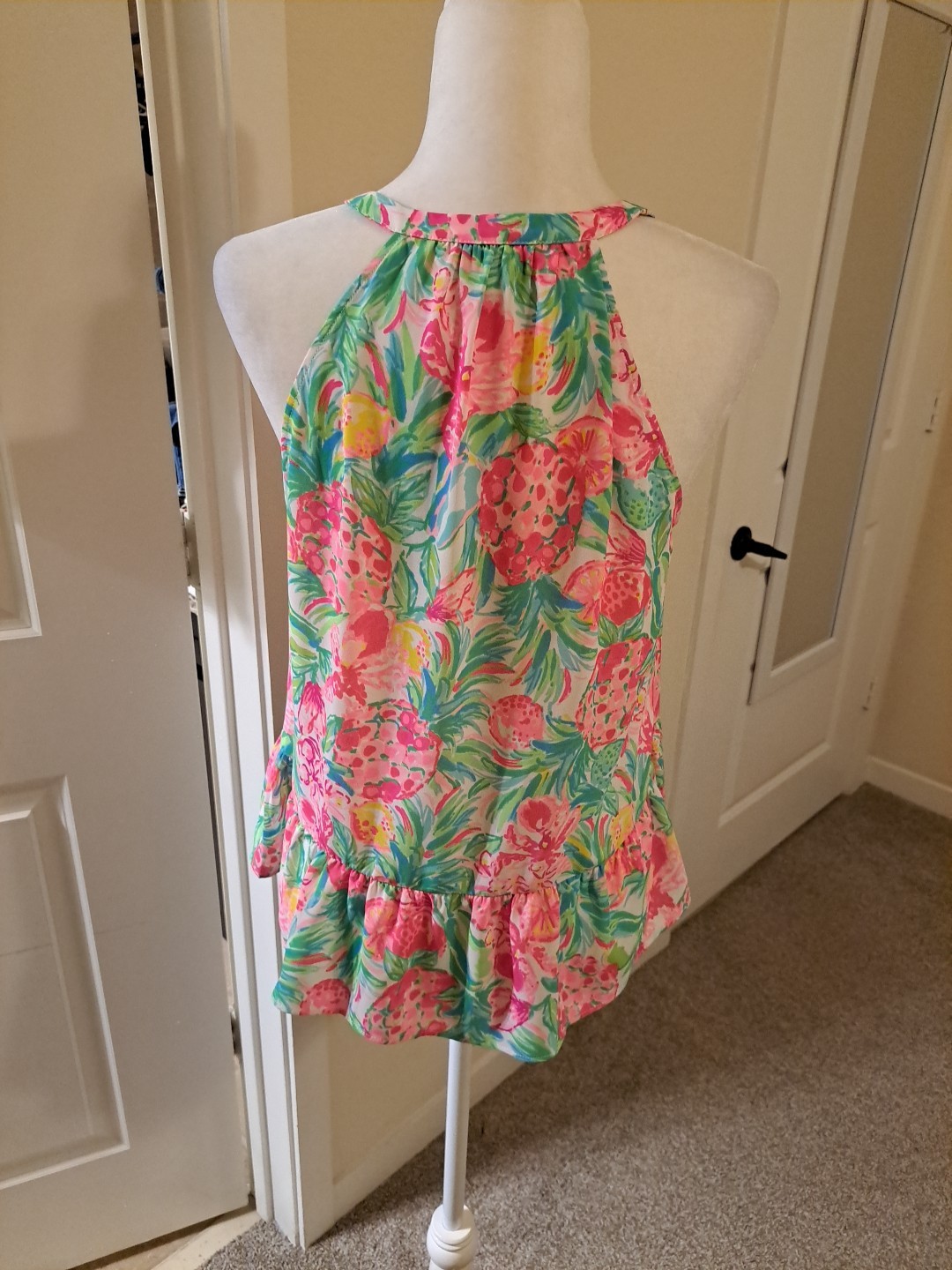 Lilly Pulitzer Carolane Halter Top Pear Necessities Size M EUC Returns Accepted