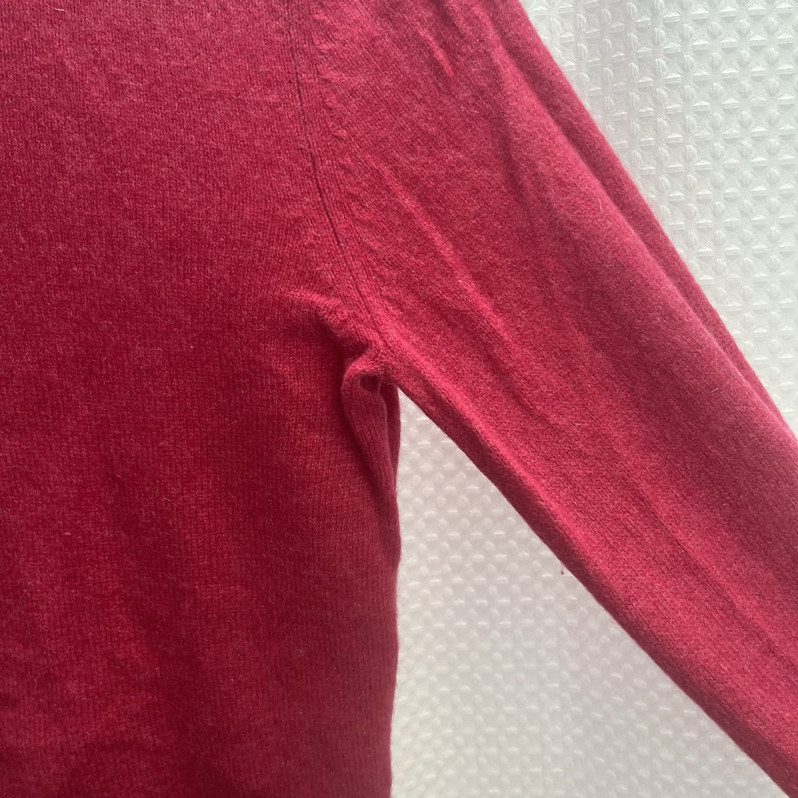 Madison 100% Cashmere Dark Pink Turtleneck Sweater Small Classic
