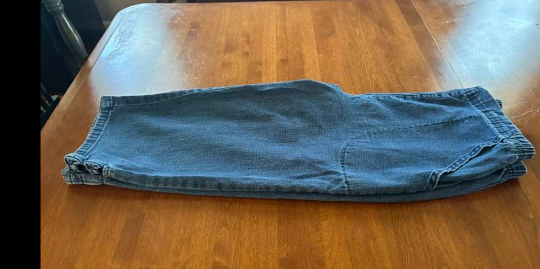Croft & Barrow Womens Stretch Blue Jean Capris Size M – With Bow detail