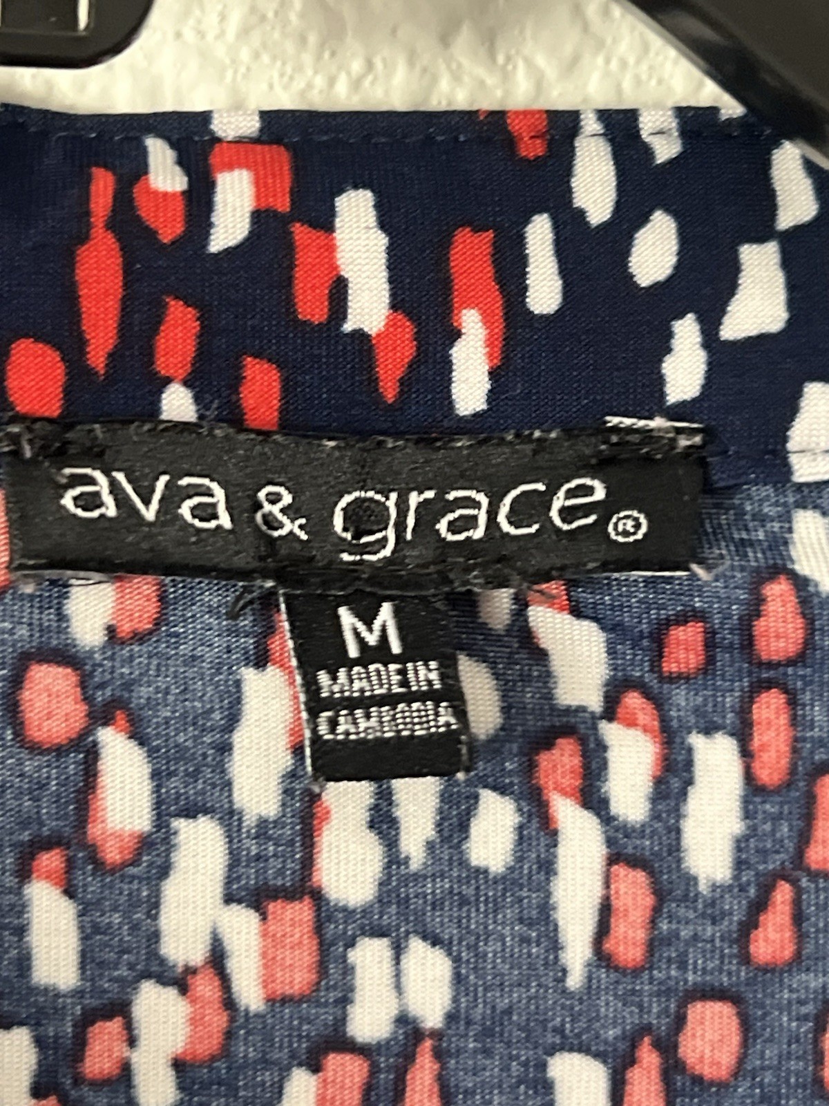 Ava & Grace Women’s Pop-Over Split Neck 3/4 Cuffed Sleeve Size M