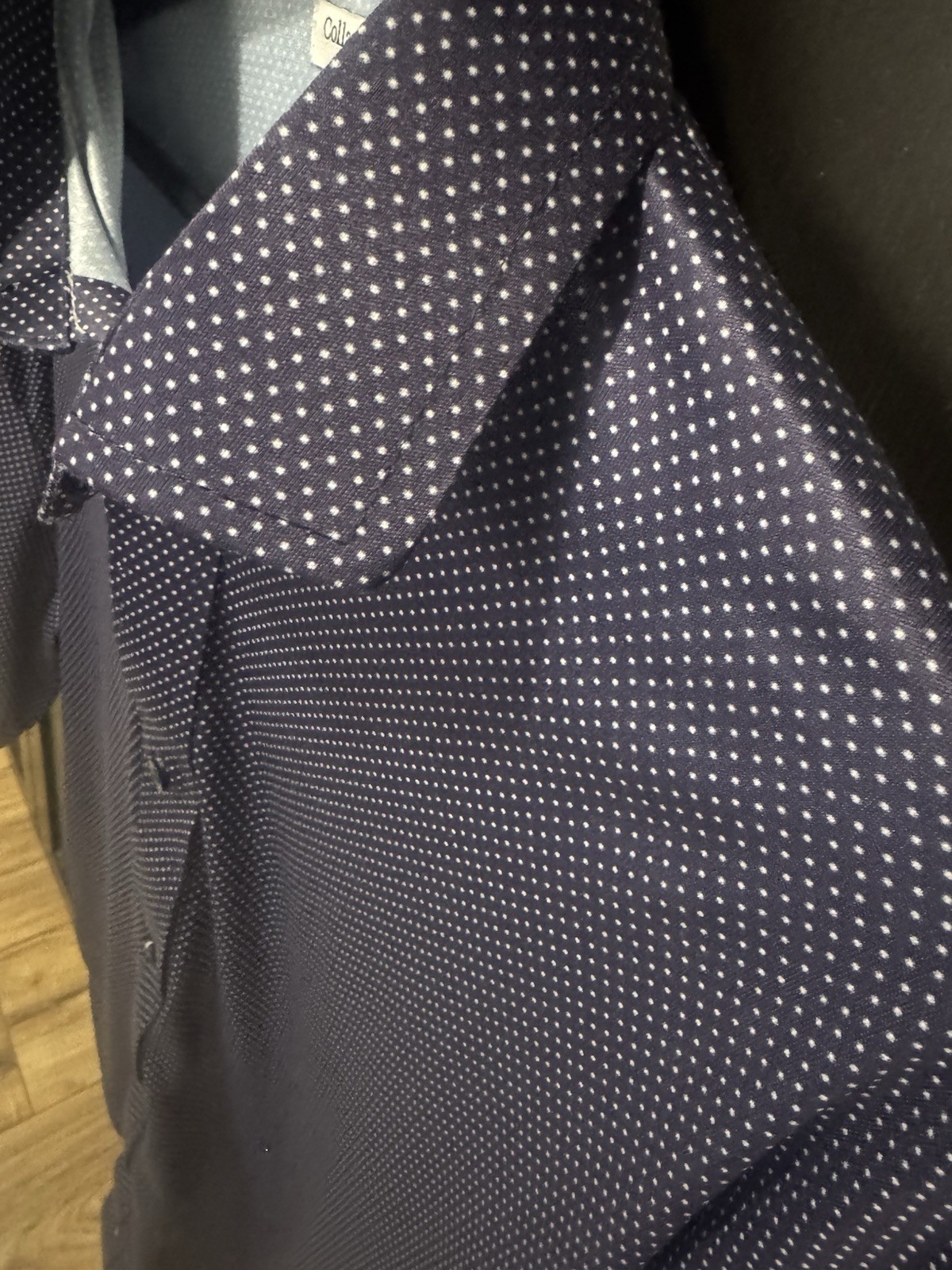 Collars & Co. Men’s Short Sleeve XL. Blue Polka Dot