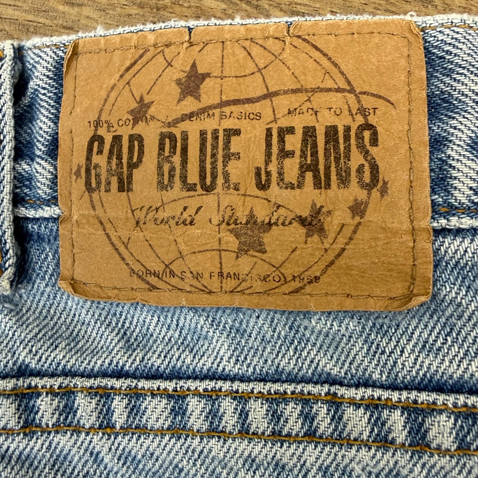 Vintage 90s GAP Light Wash Relaxed Fit Jeans Men’s W40 L32 USA