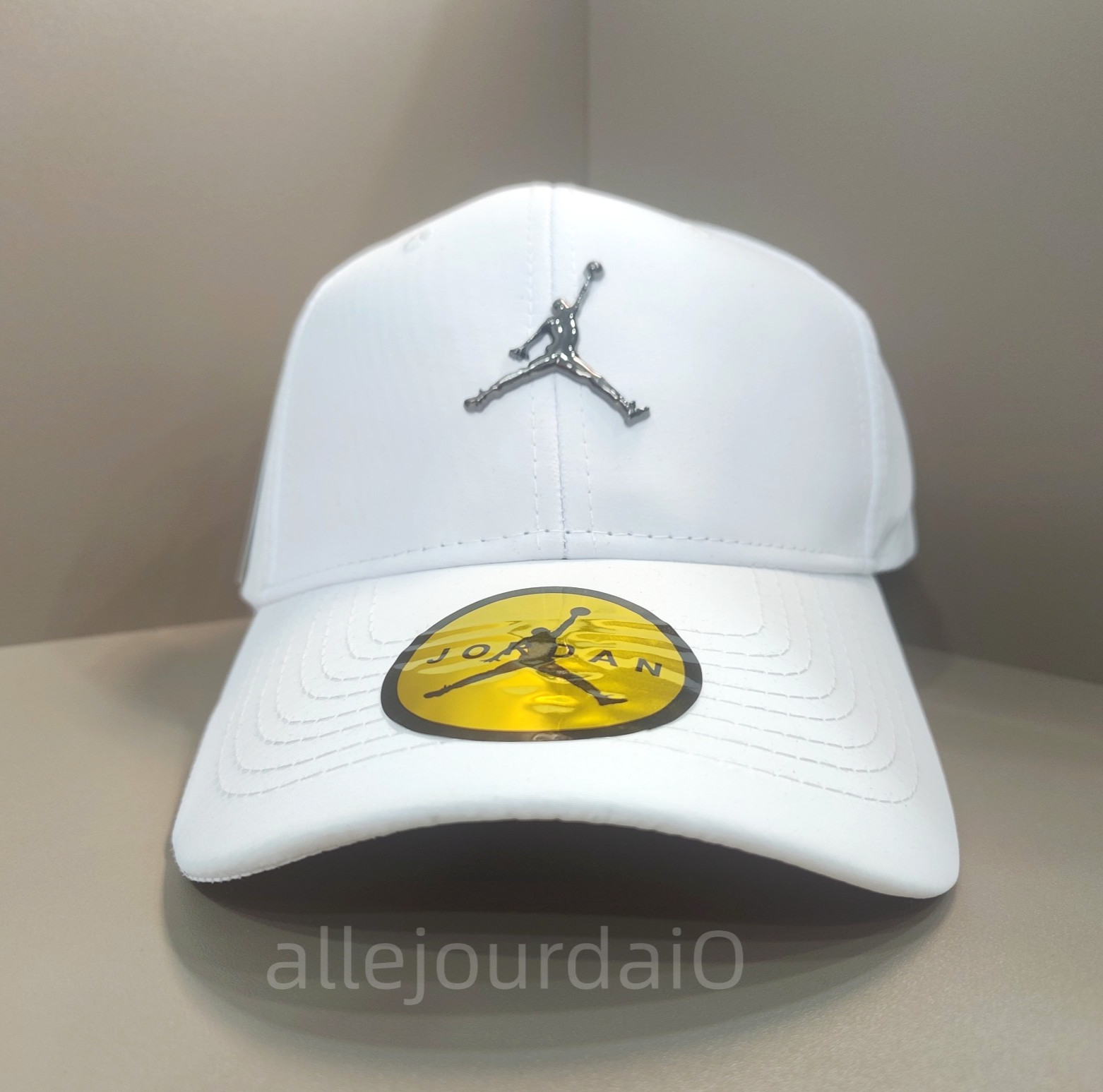 Jordan Outdoor Casual White Baseball Cap with Metal Design Adjustable