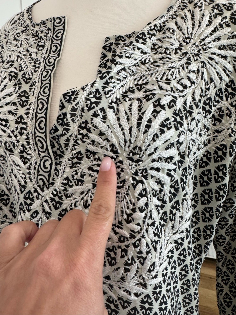 🖤 Gretchen Scott Black & White Tunic 🤍 | Geometric Embroidered Top Size S