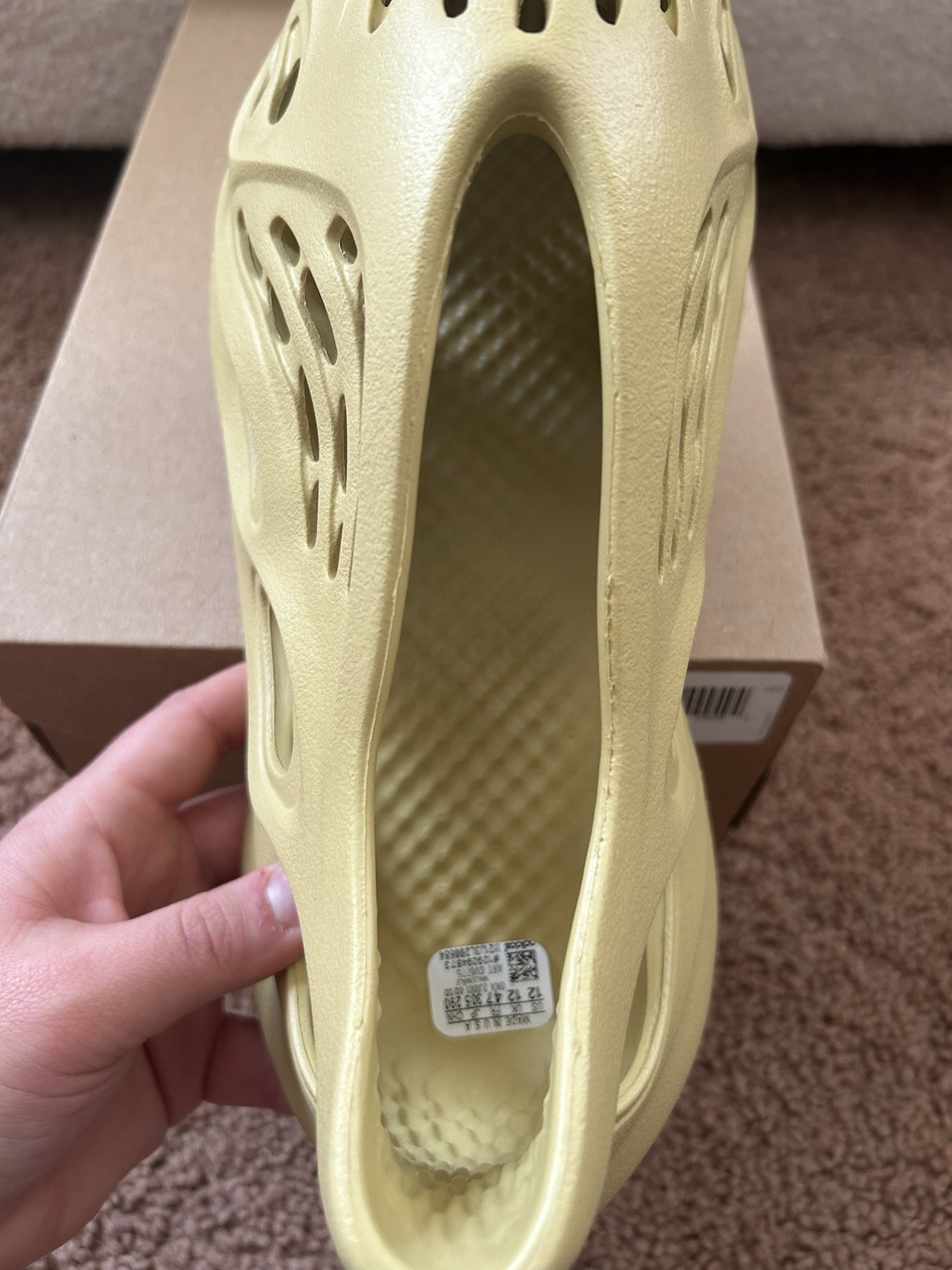 Yeezy Foam RNNRS Sulfur Men’s Size 12, Brand New