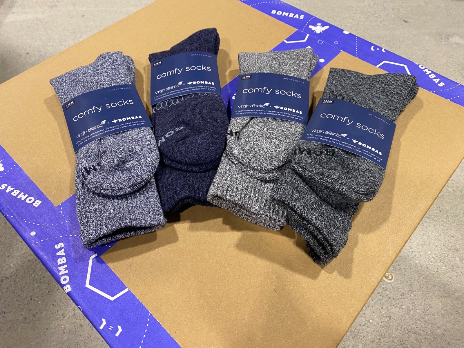 [4 Pairs] Bombas x Virgin Atlantic Calf Socks Large – Grey