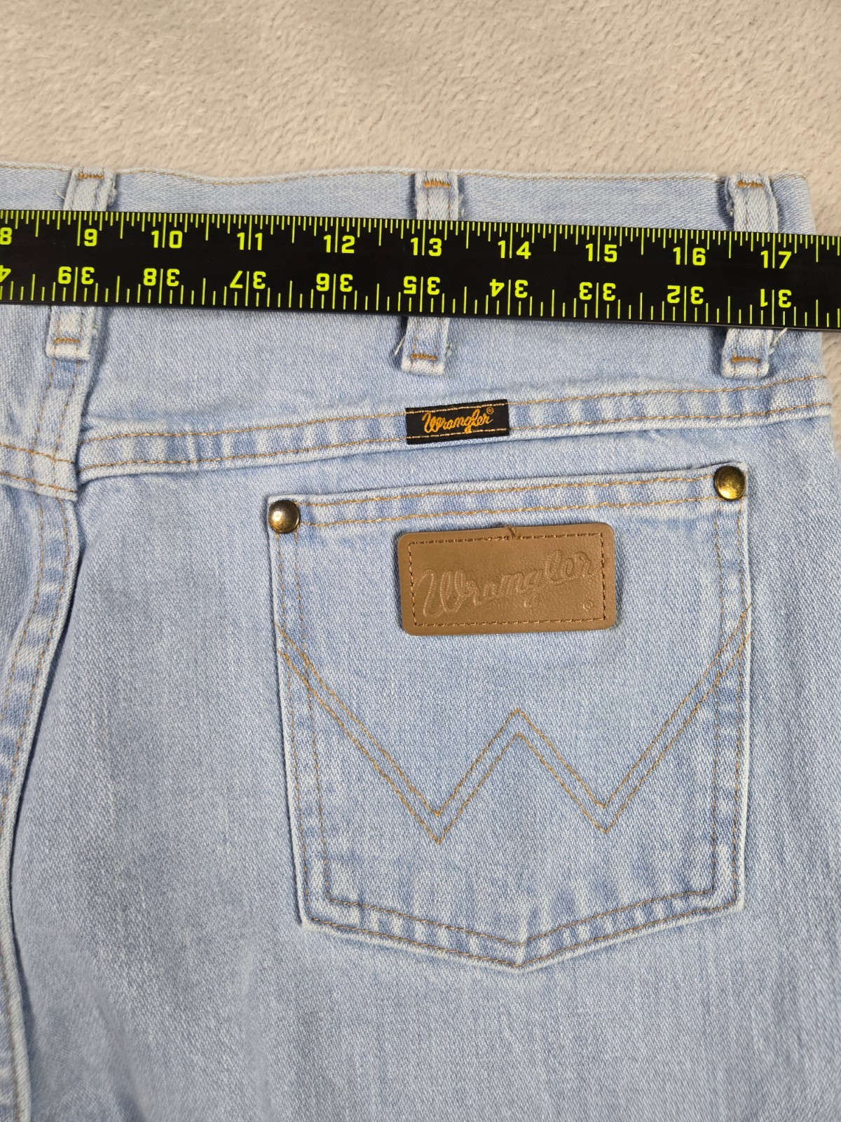 Wrangler Light Blue Jeans Mens Size 36 x 34 Country Western Cowboy Denim 936GBH