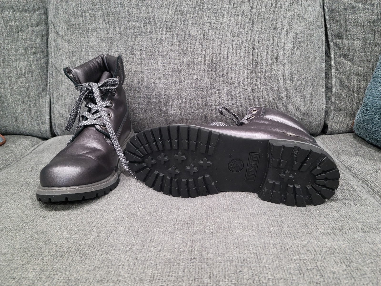 timberland boots woman size 10 m Grey Silver with glittery shoe laces. New
