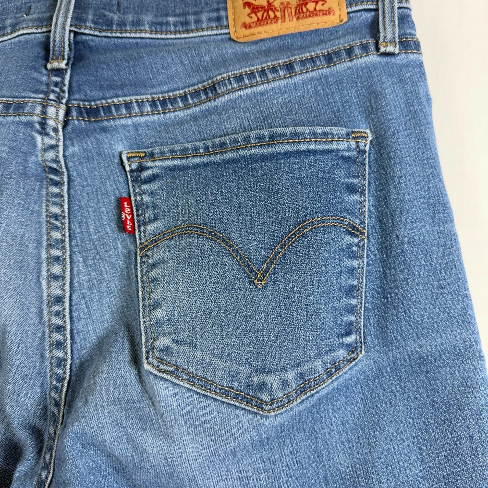 Levi’s 311 Skinny Medium Light Wash Jeans Womens 27 Mid Rise Zipper fly