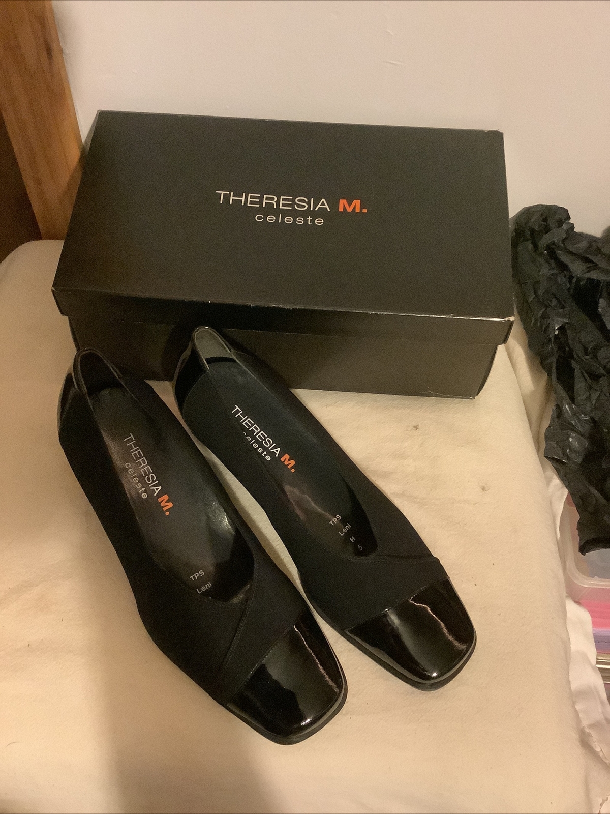 Theresia M Pumps ~Black 7.5 W Leather/Patent Leather~ Non Slip Soles ~Worn Once