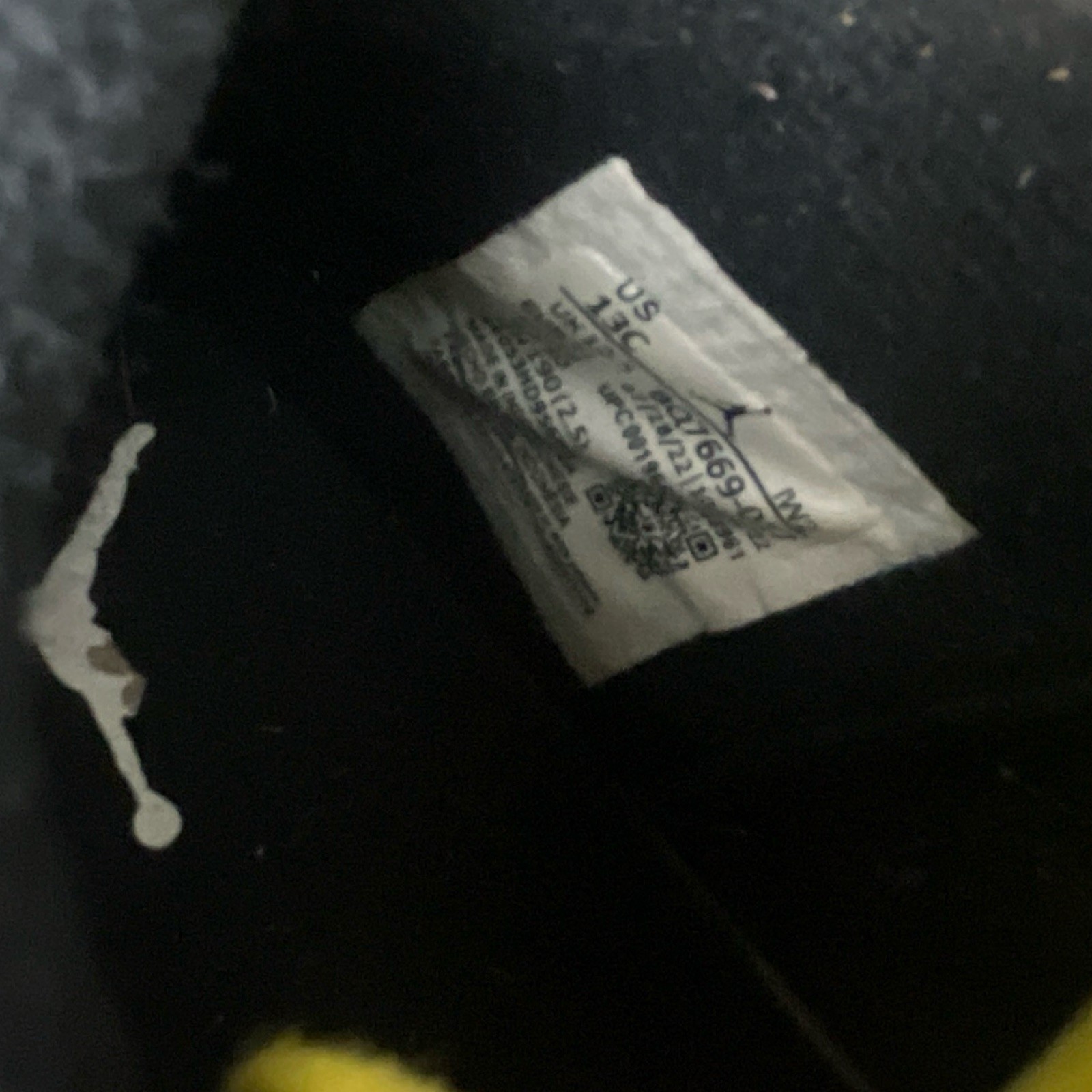 Jordan Black/Yellow Mid Top Lace-Up Athletic Sneakers Teens US 13