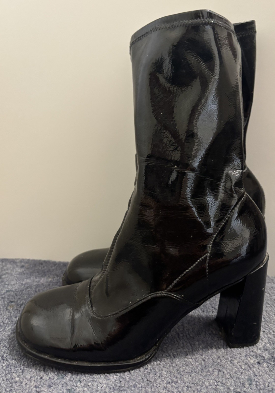 ASOS – Mid Calf Boots – Black Patent AU8