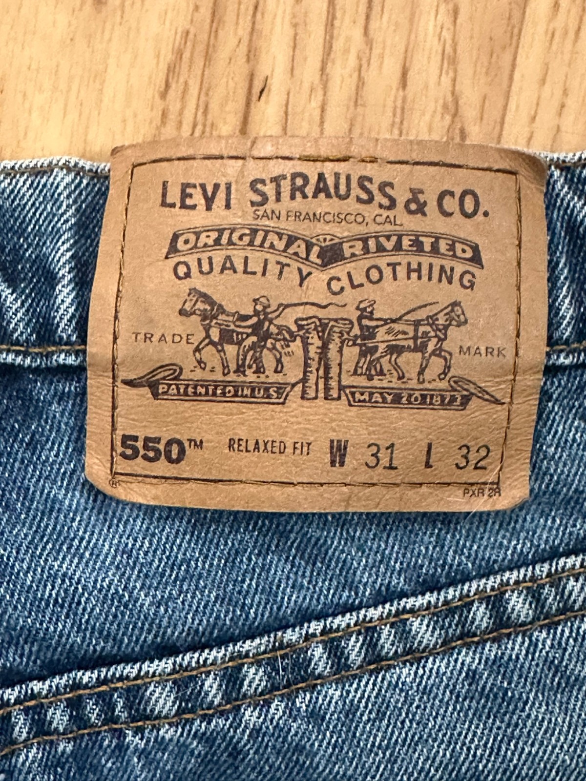 ’90s Vintage Levis 550 Relaxed Fit Orange Tab Made in USA 31×32