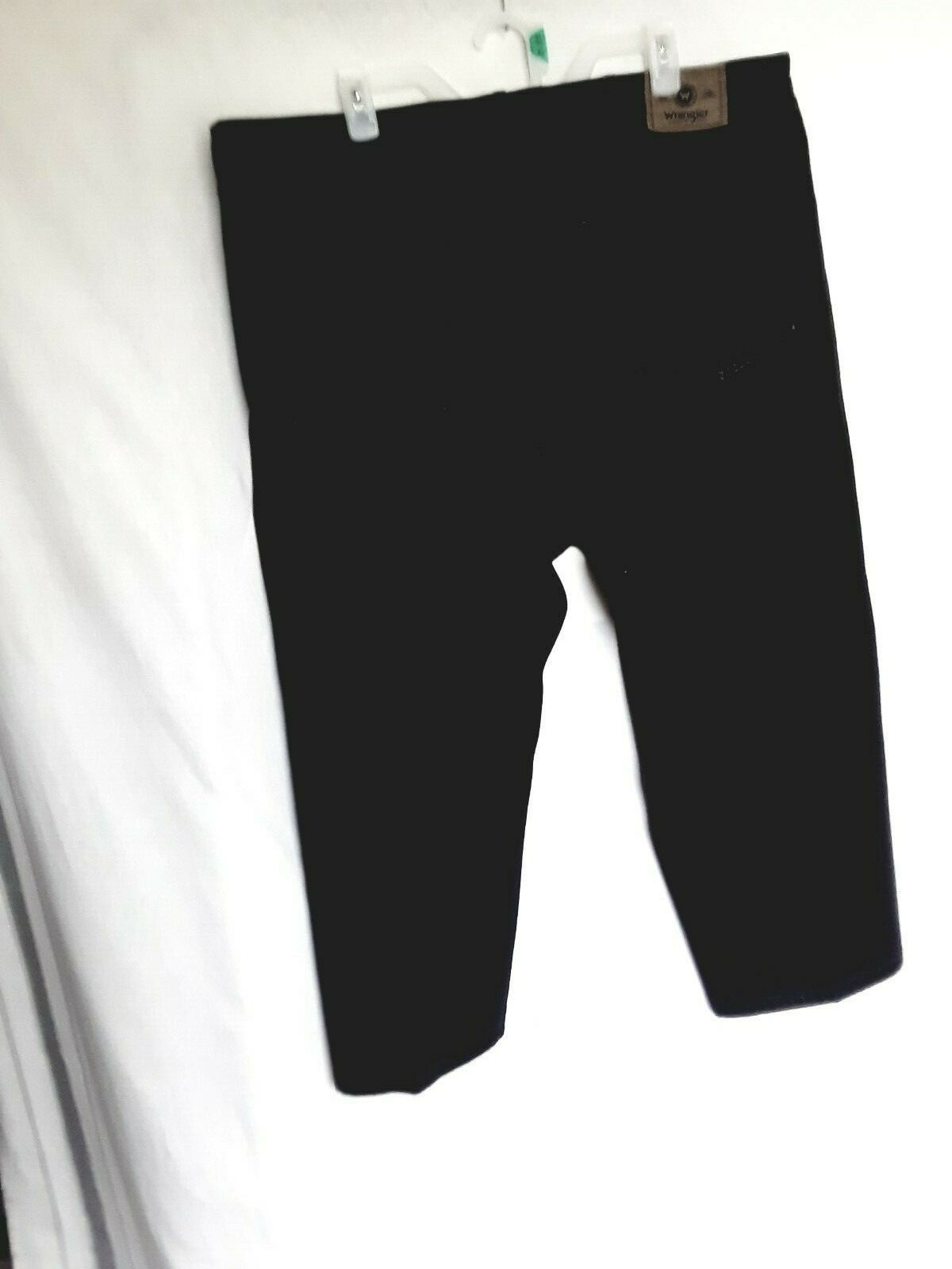 TA1-12 Wrangler Men’s jeans size 42×30 black new no tags