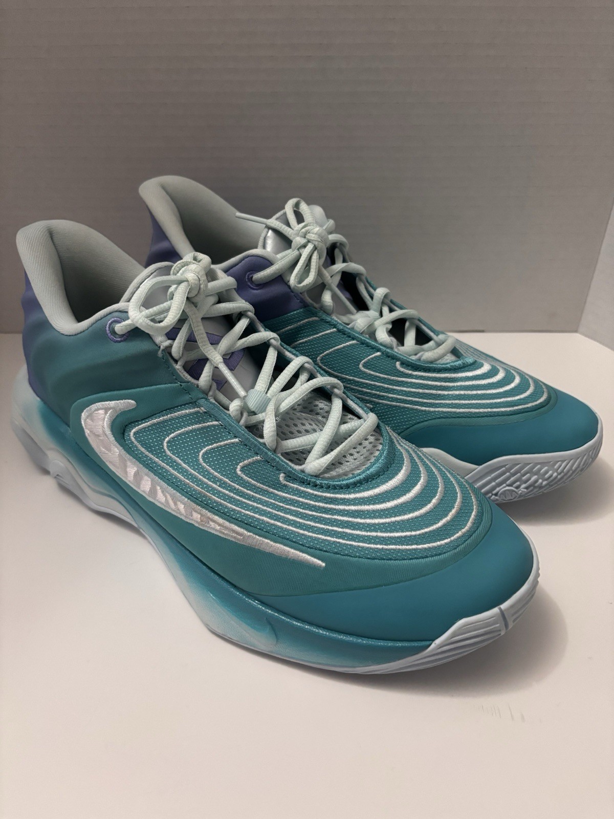 US Men’s 9.5/W 11 – Nike Giannis Immortality 4 “Christmas” FQ3680-300