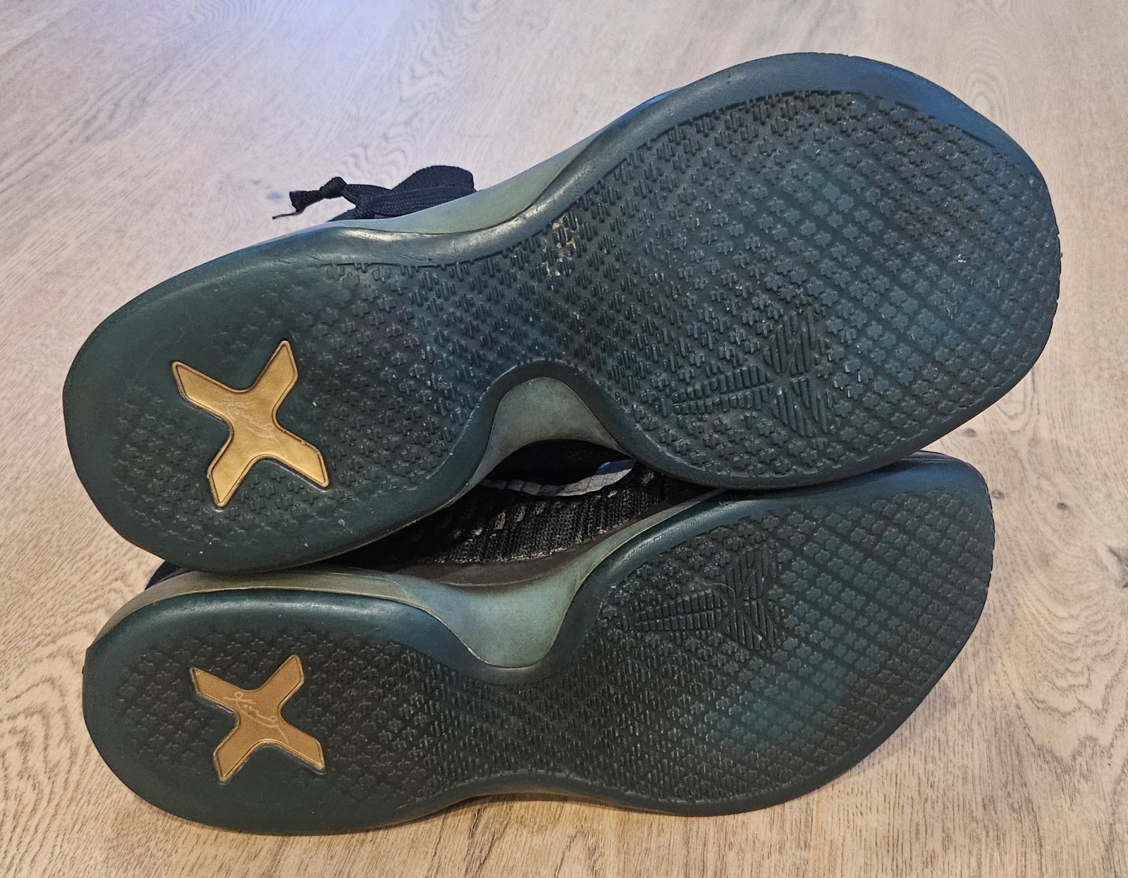 SEE DESCRIPTION Nike Kobe 10 Elite Commander 718763-004 Size 8.5