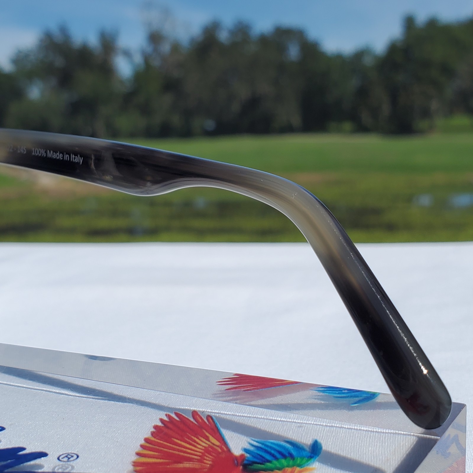 *******Maui Jim “SUNNY DAYS” 529-14E Gloss Grey Horn Frames / Grey Lenses*******