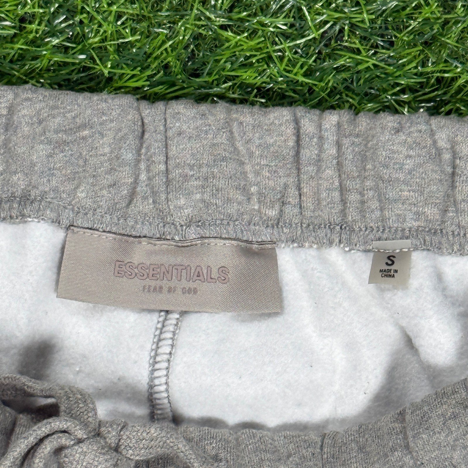 Fear of God Essentials Shorts SS22 Dark Oatmeal Gray – 100% Authentic (XS-XL)