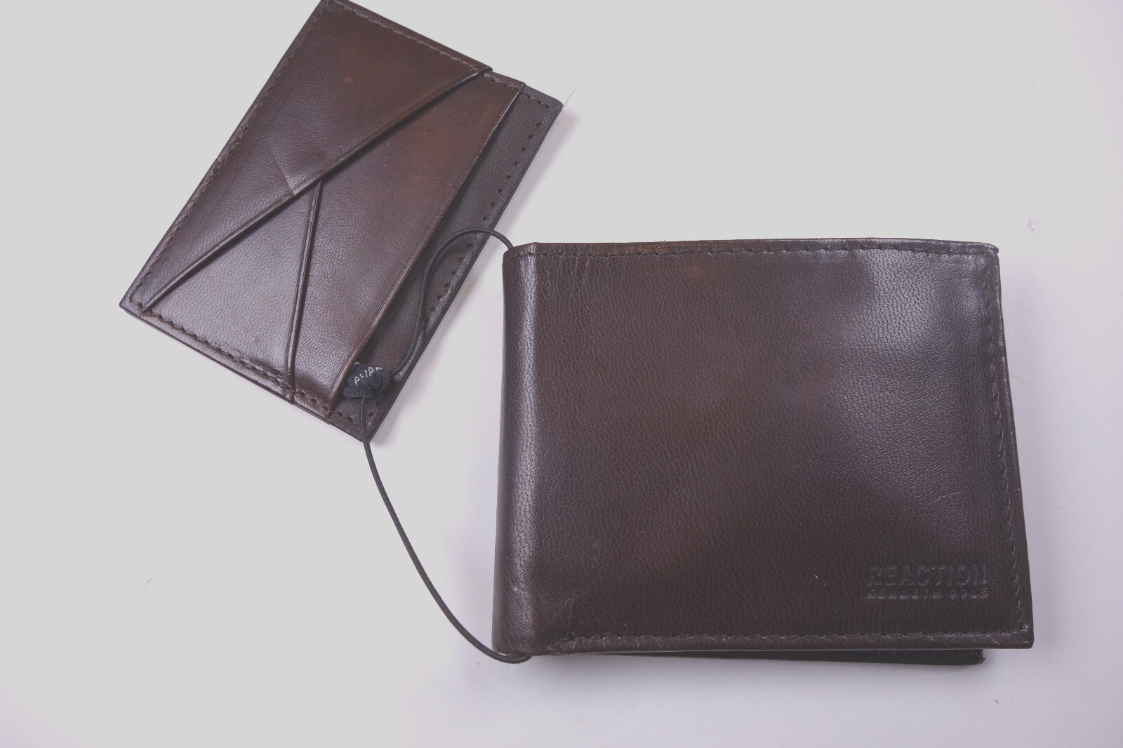 KENNETH COLE REACTION Brown Slim Fold RFID Blocking Bi-Fold Wallet w/ Card Case