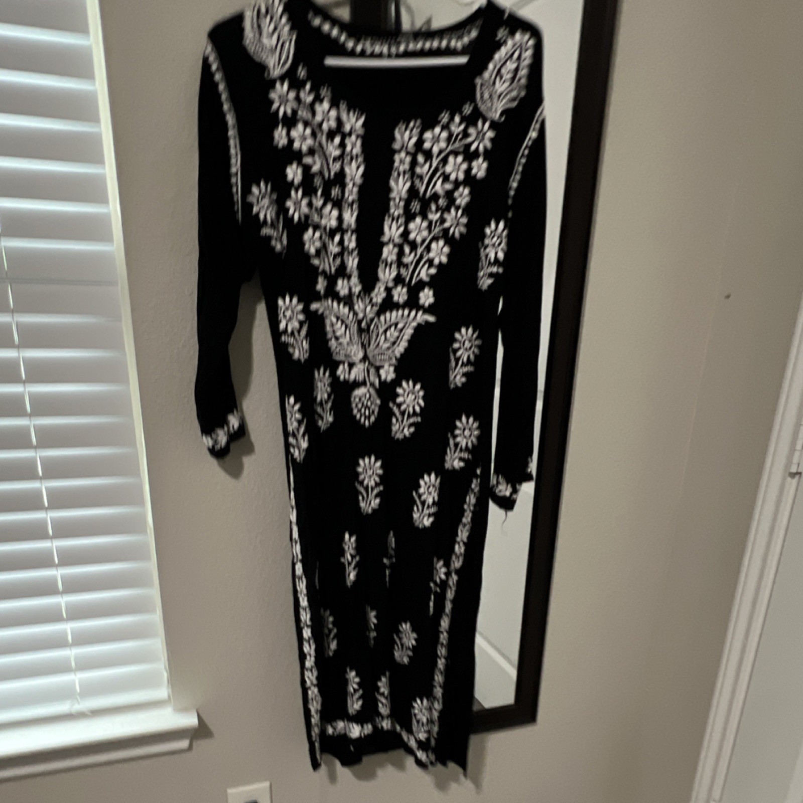 Black Embroidered Women’s Kurta Floral Pattern Long Kurtas/Kurti