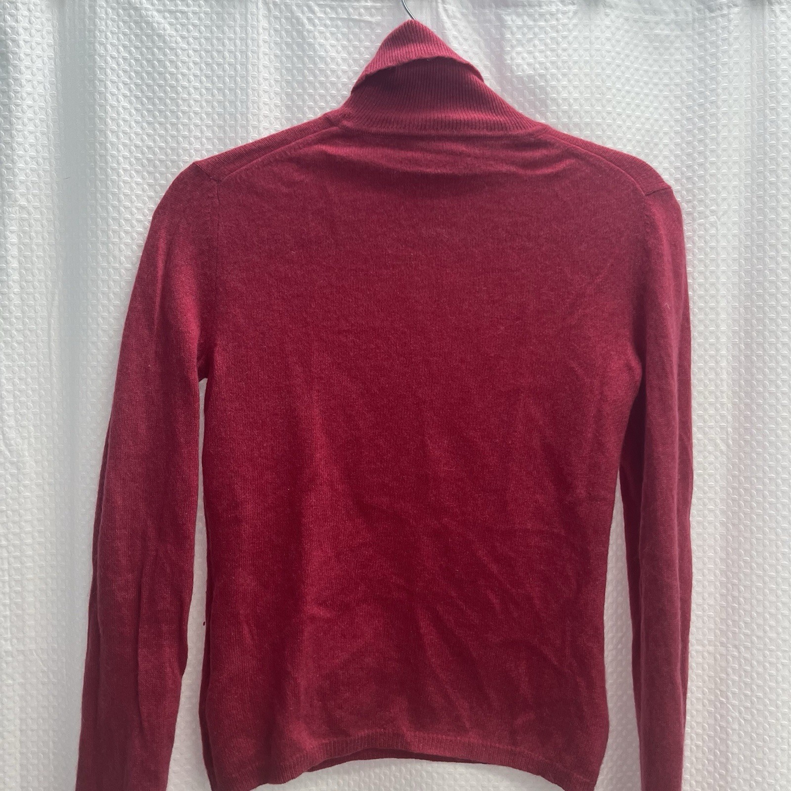 Madison 100% Cashmere Dark Pink Turtleneck Sweater Small Classic