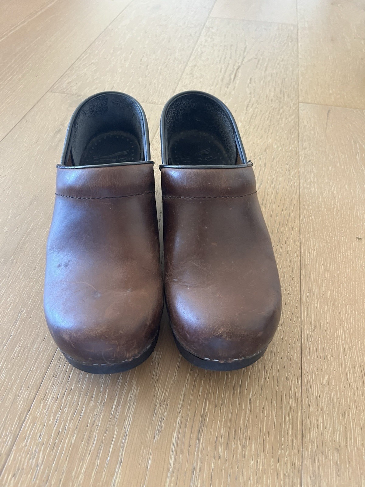 Dansko Shoes Women 39 Professional Oiled Leather Clogs Antique Brown
