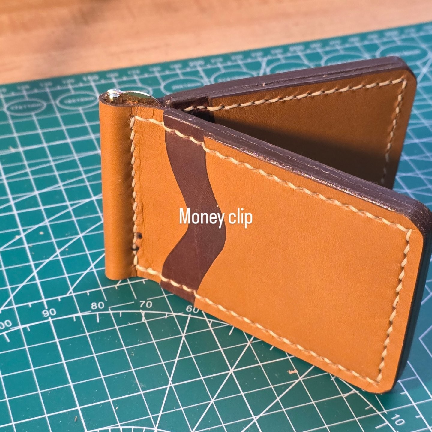 Hand Made Full Grain Leather Money Clip Hold 8 Cards.