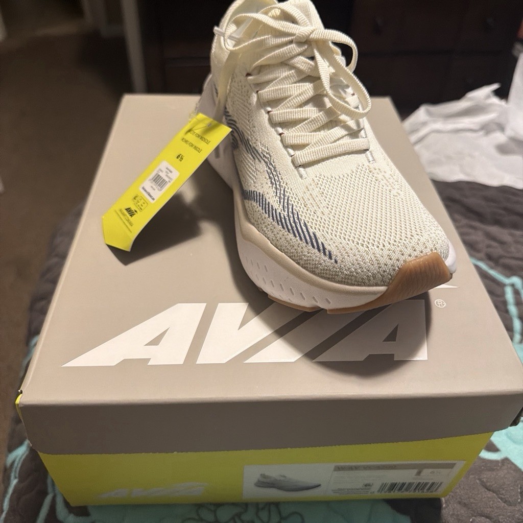 Avia Knit Athletic Sneakers Low Top Lace Up Beige/White/Blue New in Box