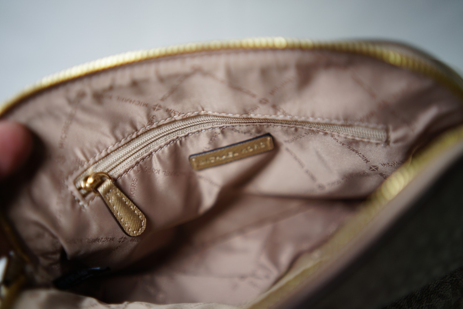 Michael Kors Jet Set Travel Dome Crossbody – Pale Gold Metallic Logo Design